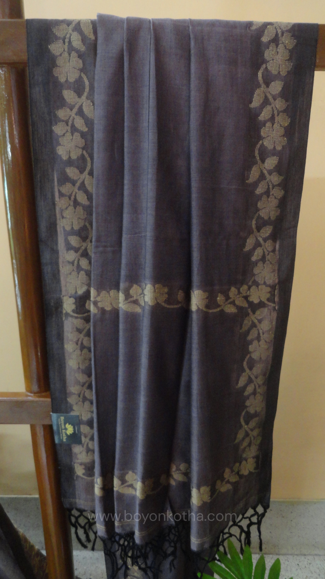 Steel gray handloom cotton saree with woven beige floral vines running on both sides of the border till he pallu, bengal handloom, gray cotton saree