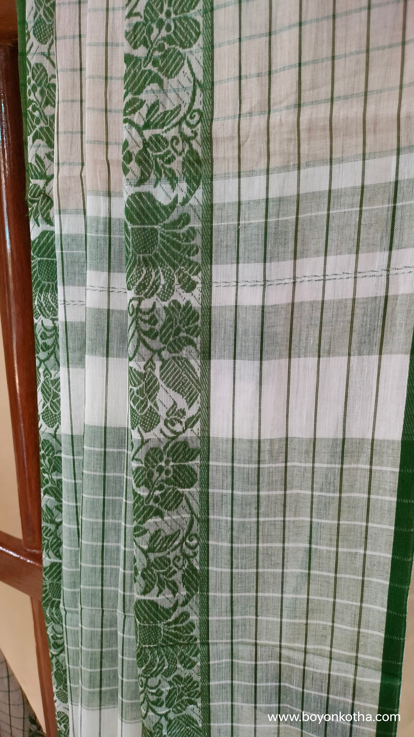 Veins of Spring – White and Green Checked Dhonekhali Handloom Cotton Saree