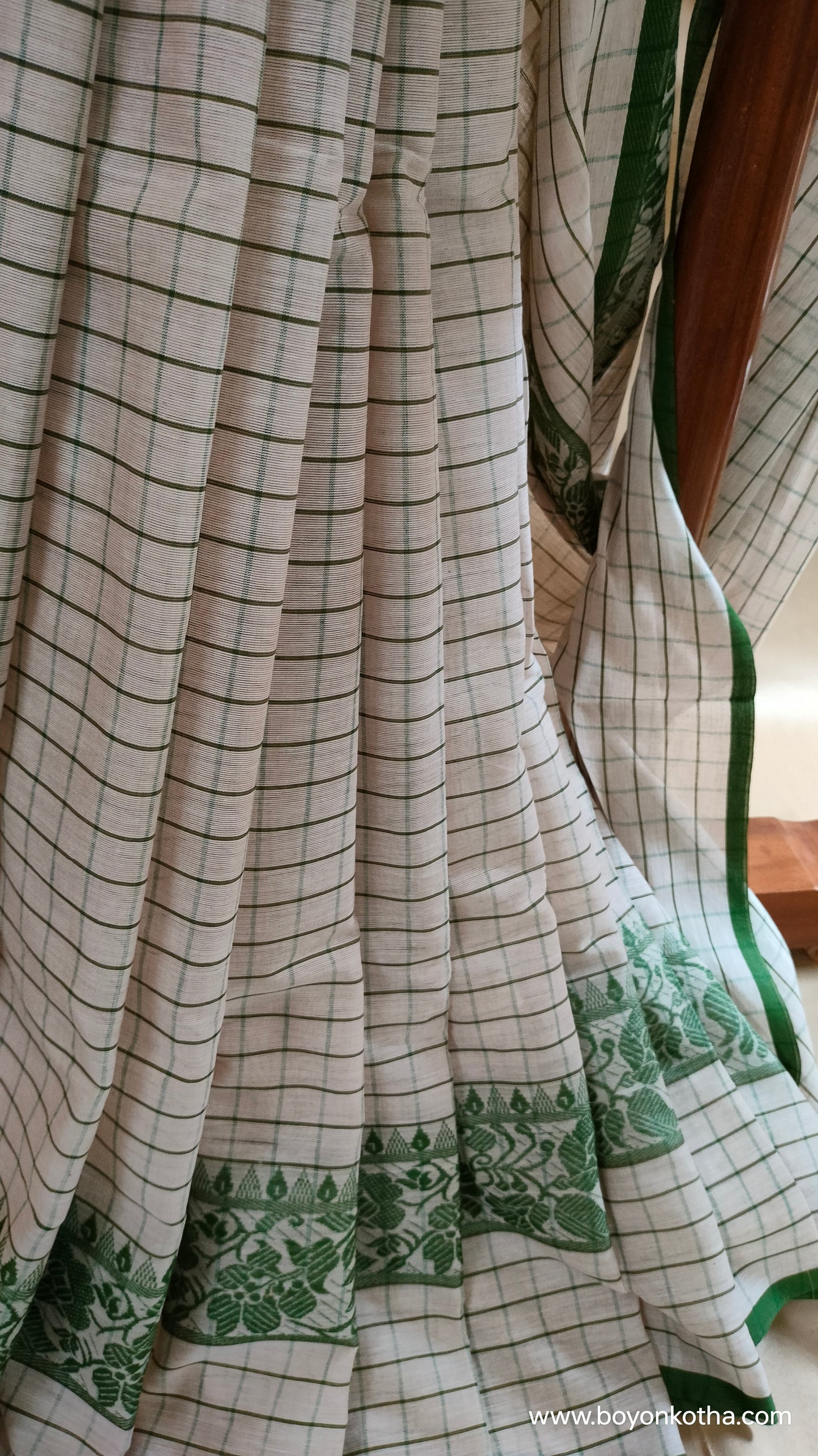 Veins of Spring – White and Green Checked Dhonekhali Handloom Cotton Saree