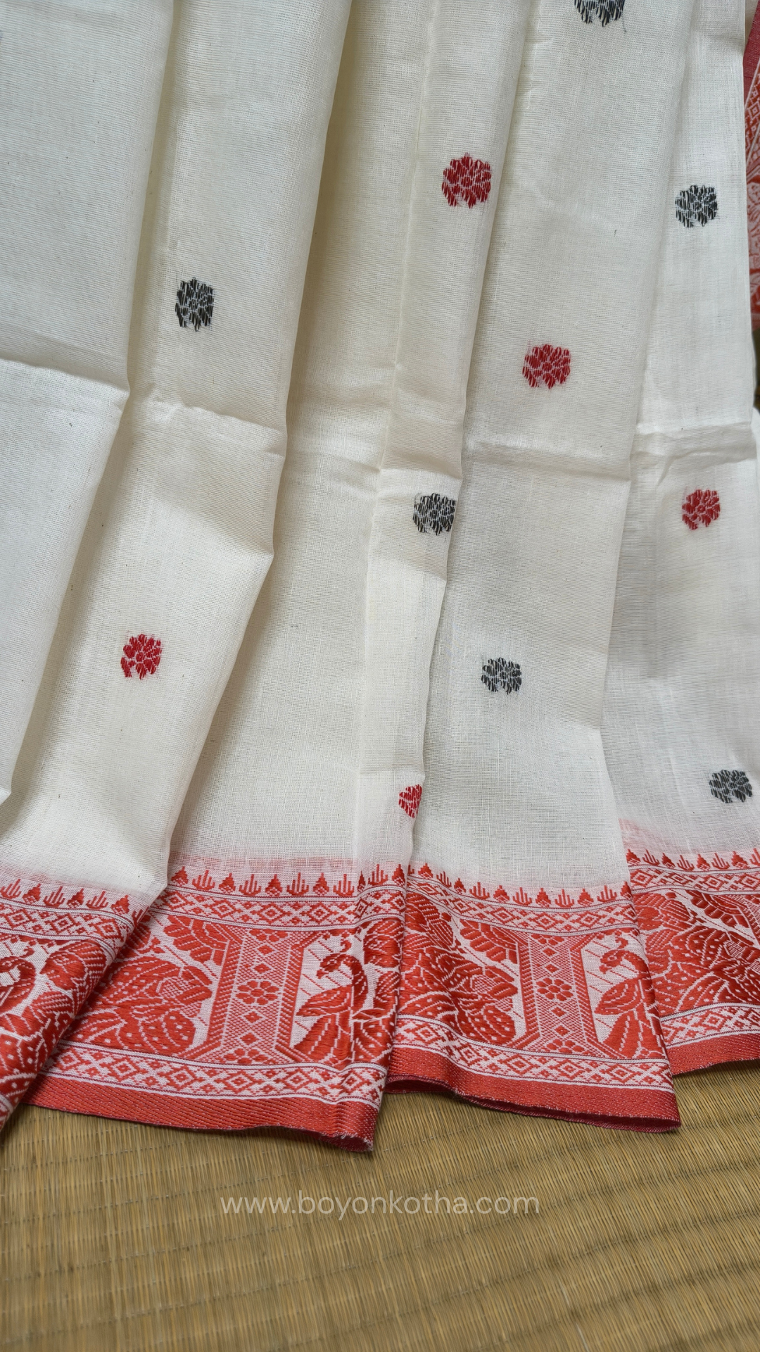 Red and white cotton baluchari saree, from Bengal handloom