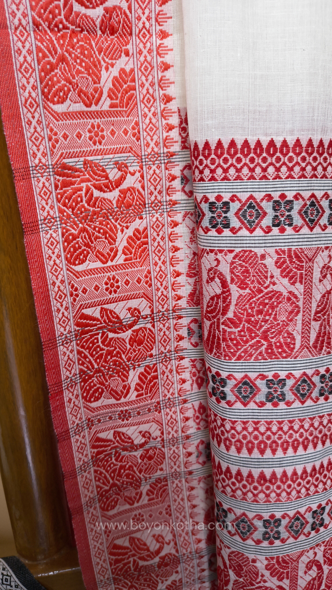 Red and white cotton baluchari saree, from Bengal handloom