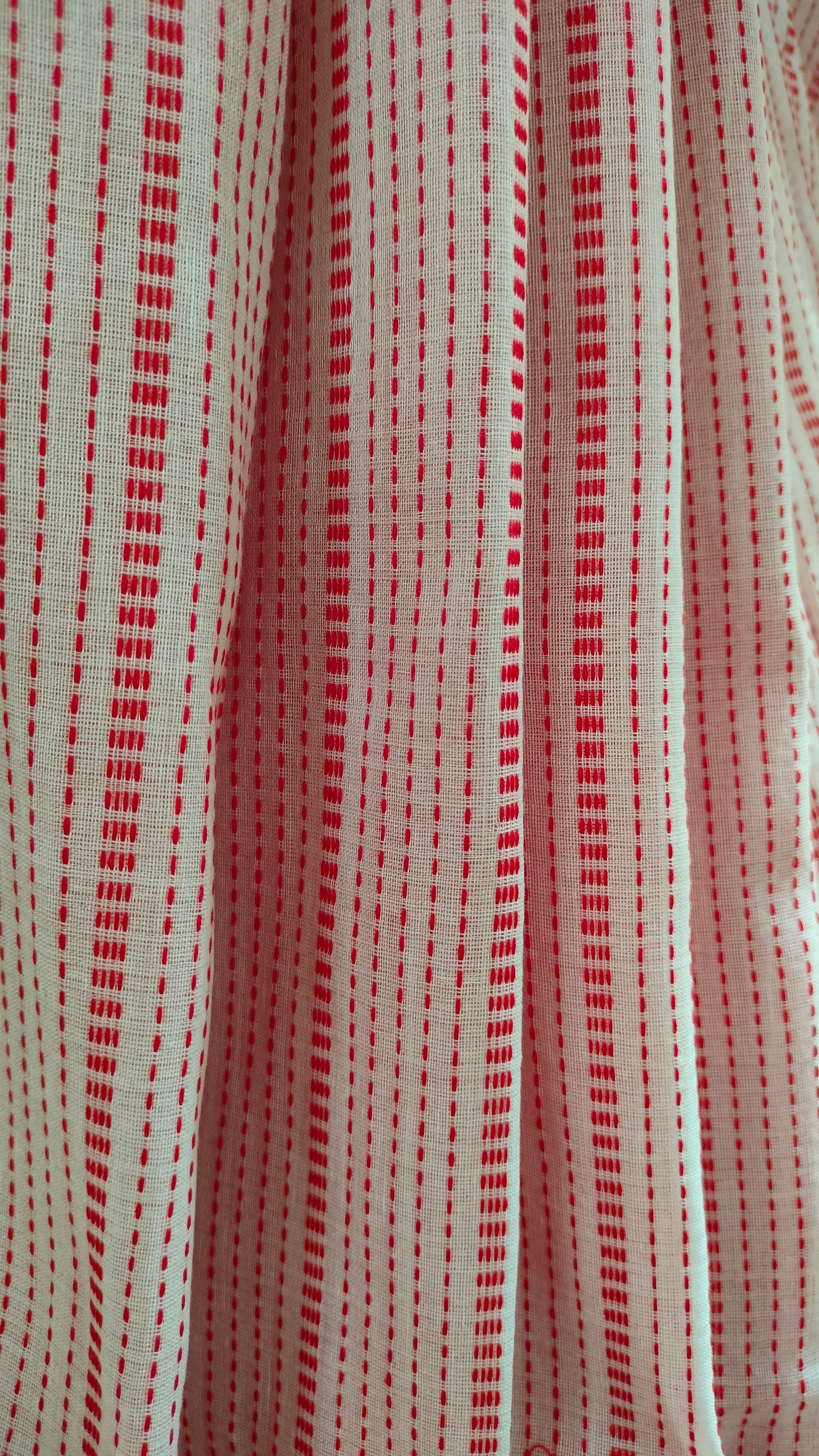 Laal Tepantar - Red and White Bengal Handloom Cotton Saree