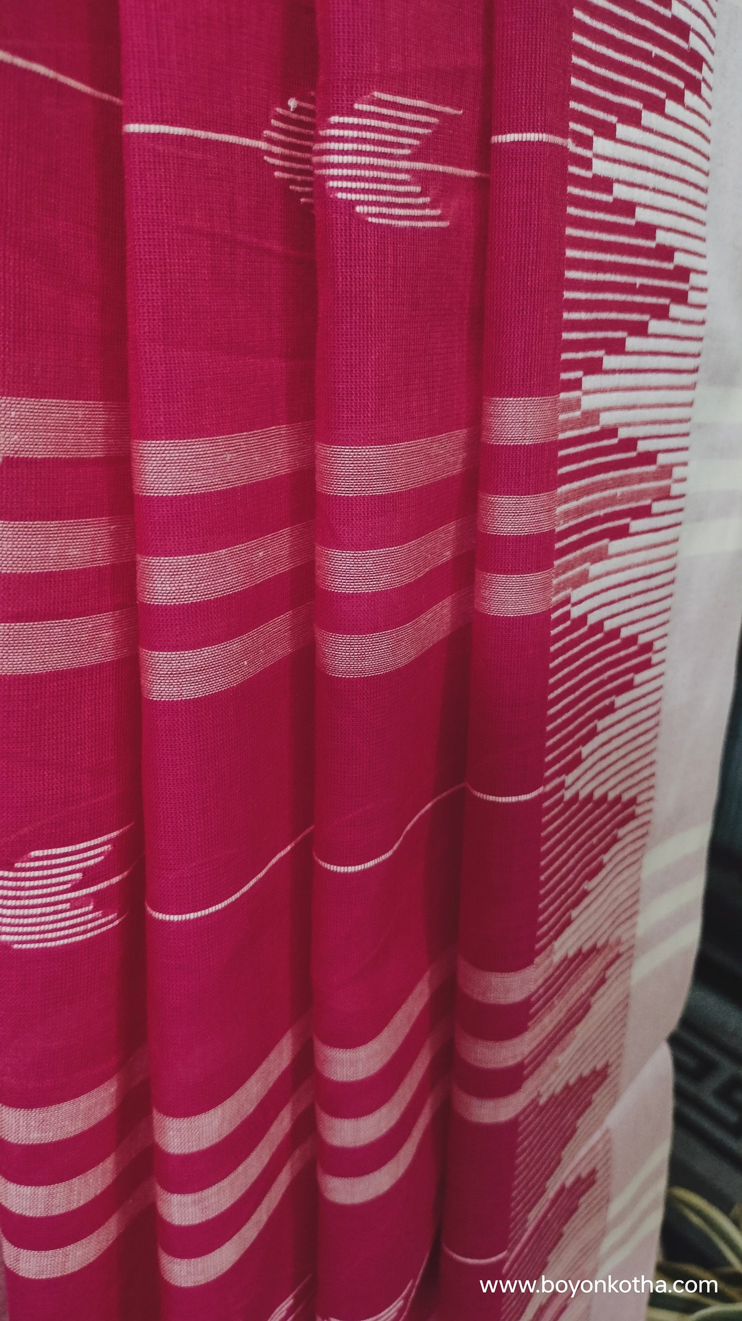 Hues of Passion - Red Jamdani-inspired Dhonekhali Handloom Cotton Saree