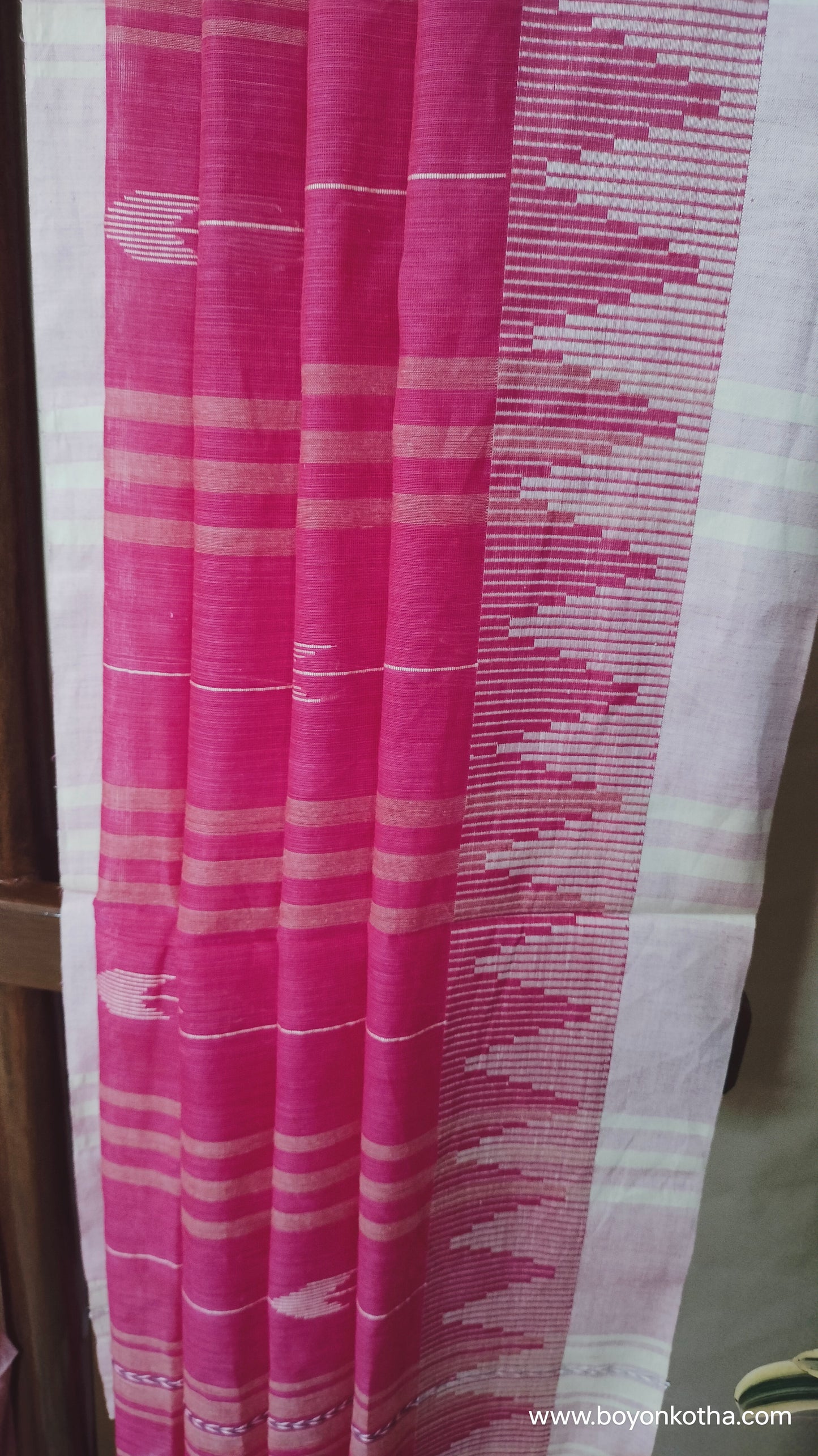 Rosé Reverie - Fuschia-pink Jamdani-inspired Dhonekhali Handloom Cotton Saree