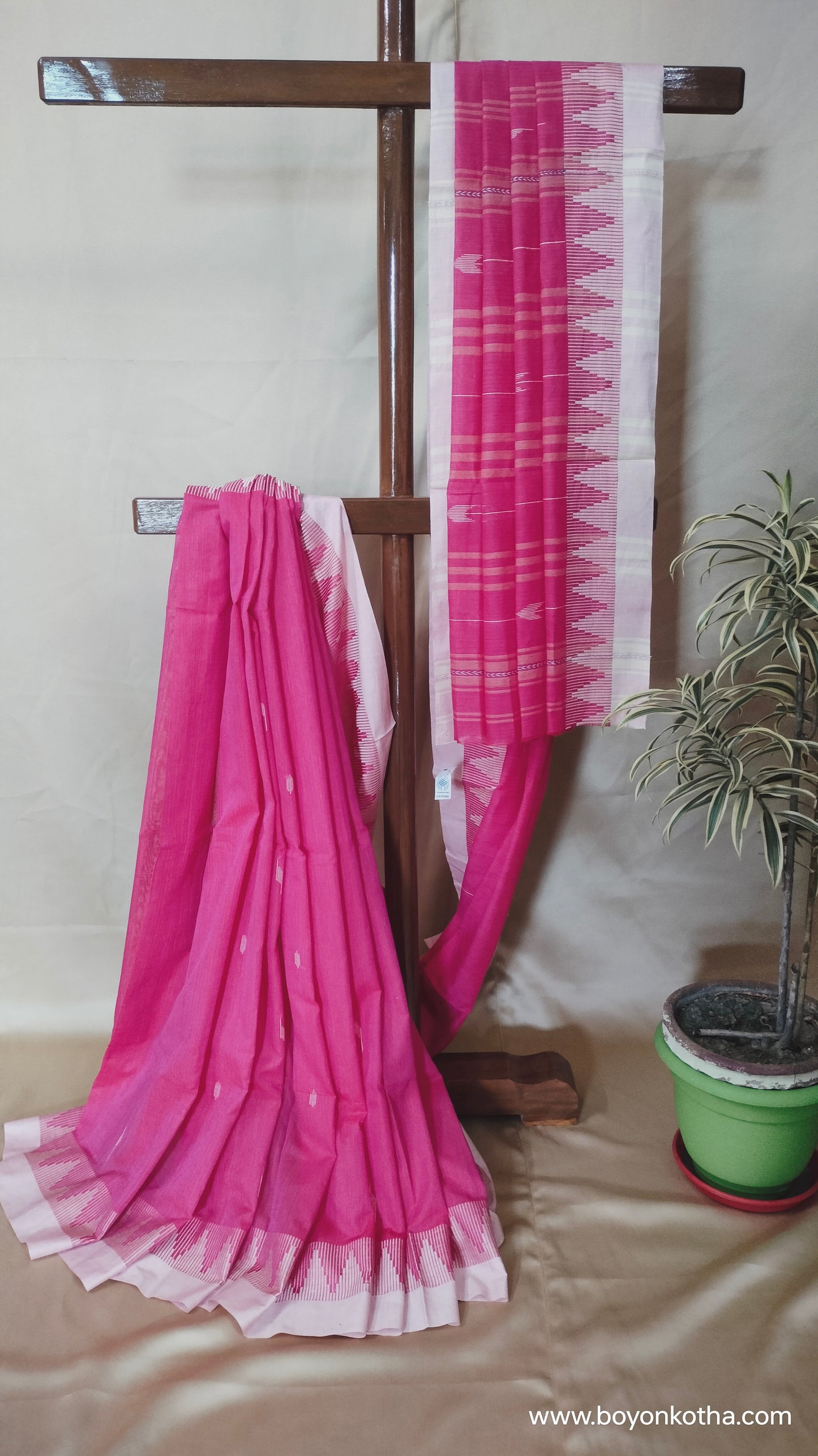 Rosé Reverie - Fuschia-pink Jamdani-inspired Dhonekhali Handloom Cotton Saree