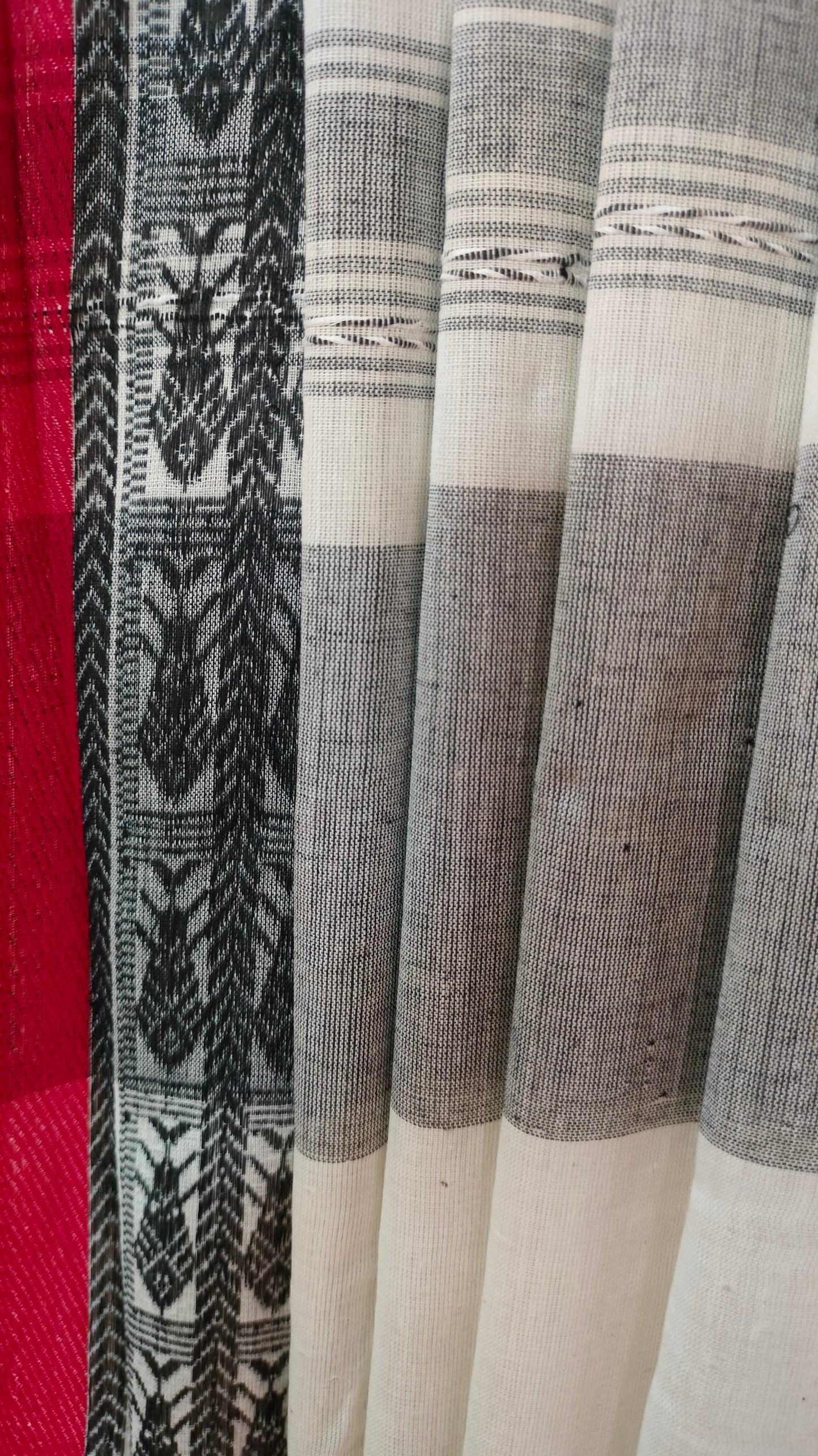 Ash Raga – Grey Dhonekhali Handloom Cotton Saree with Black Fish Motif Border & Red Selvedge