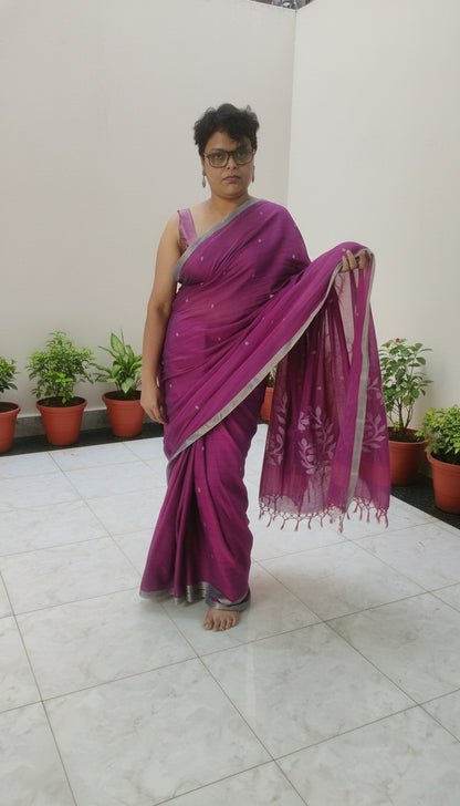 Golapi Jamini - Magenta Handwoven Mul Cotton Jamdani