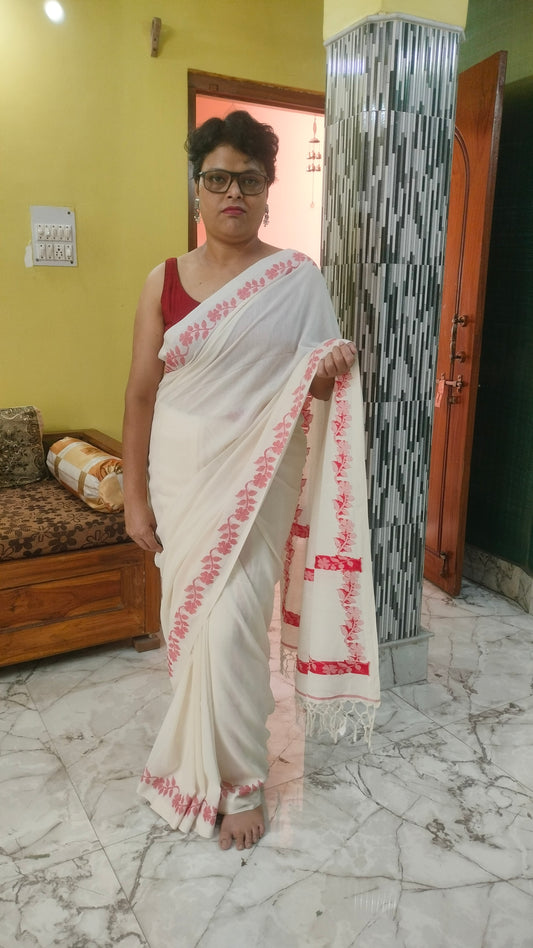 Ranga Fuler Chowa - White Handloom Cotton With Woven Red Motifs