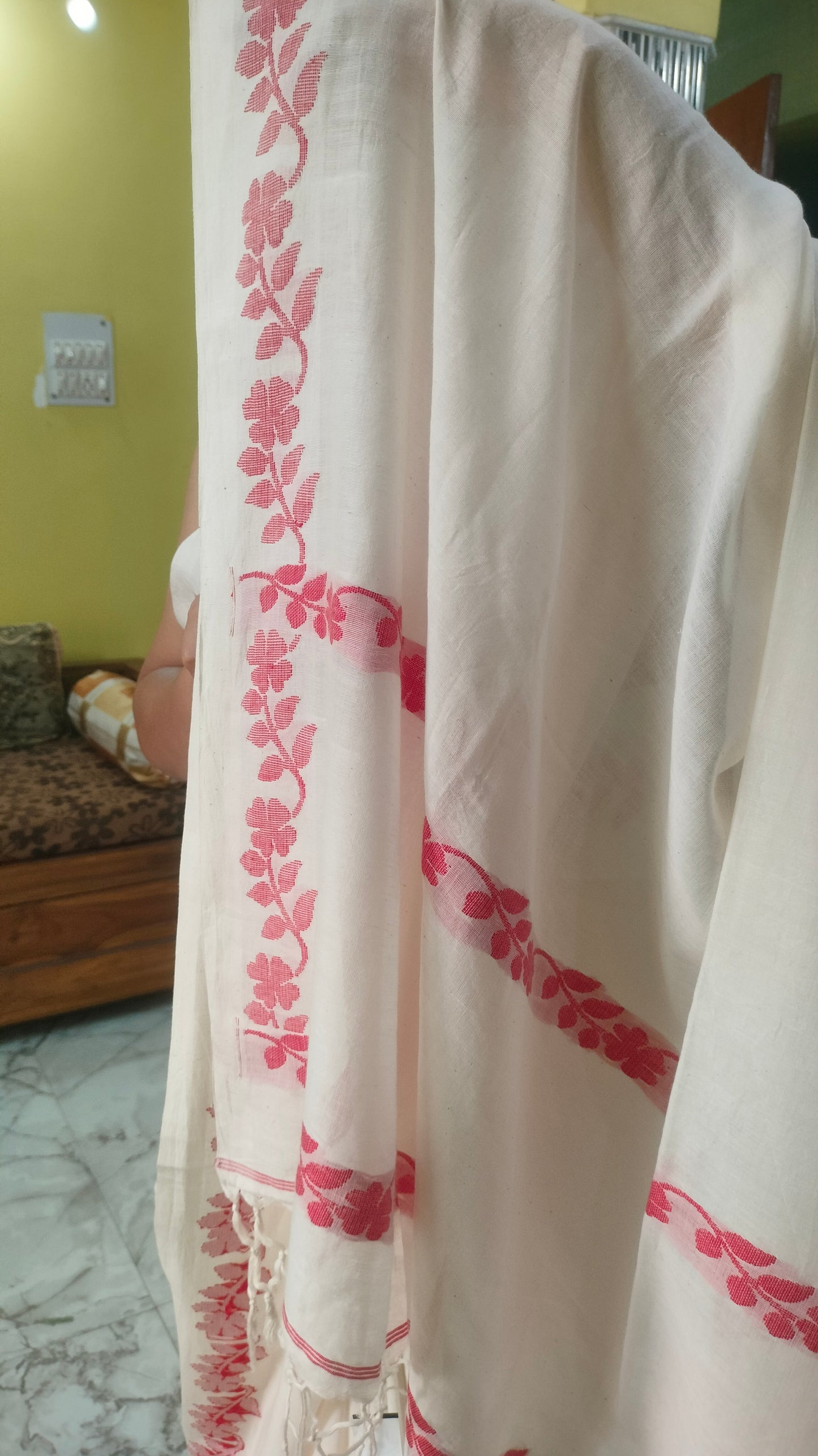 Ranga Fuler Chowa - White Handloom Cotton With Woven Red Motifs