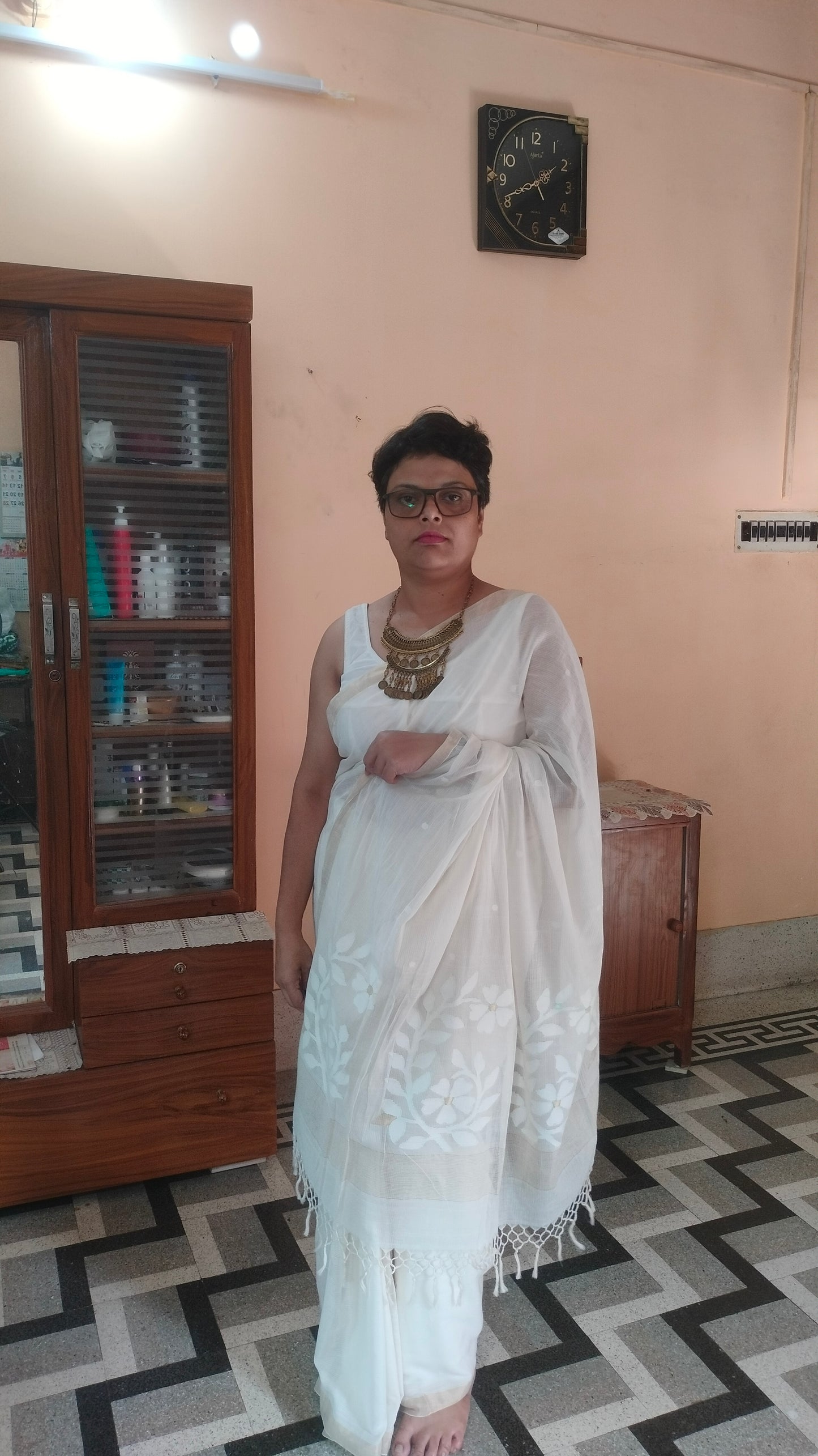 Shubhra Shahana - White Handwoven Mul Cotton Jamdani