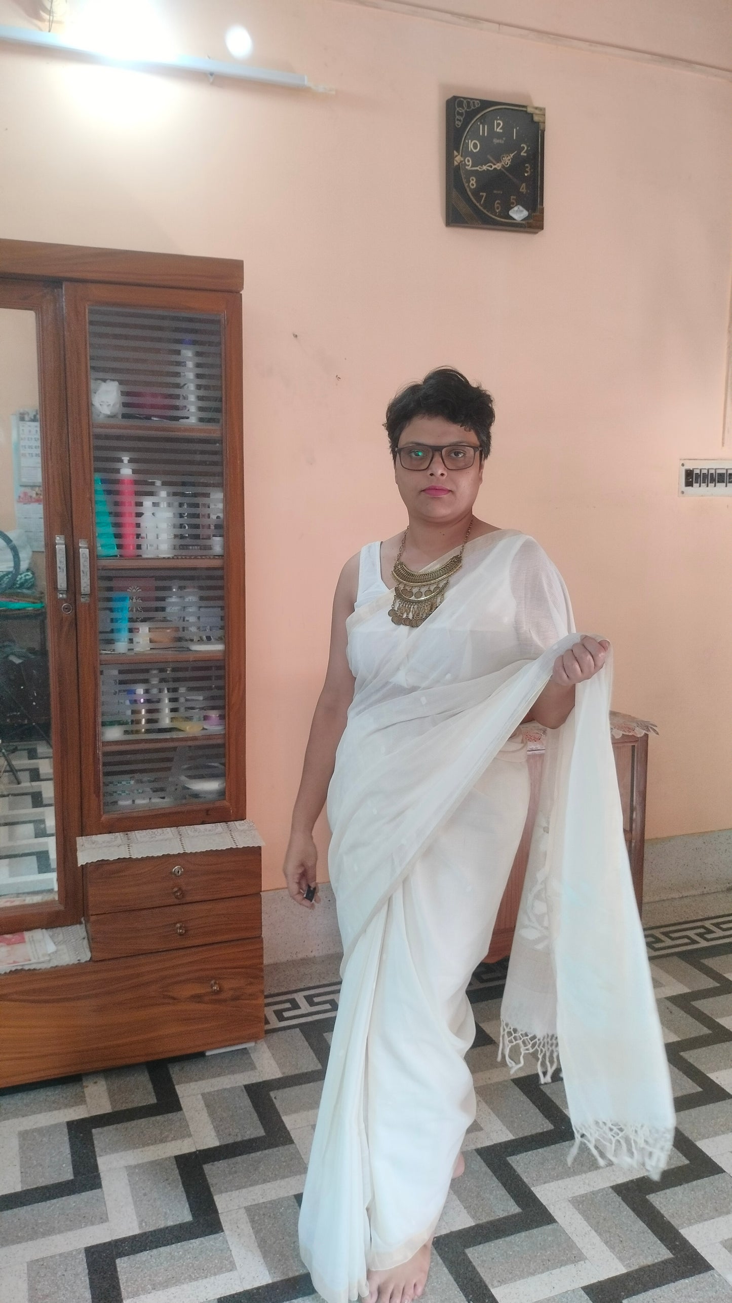 Shubhra Shahana - White Handwoven Mul Cotton Jamdani