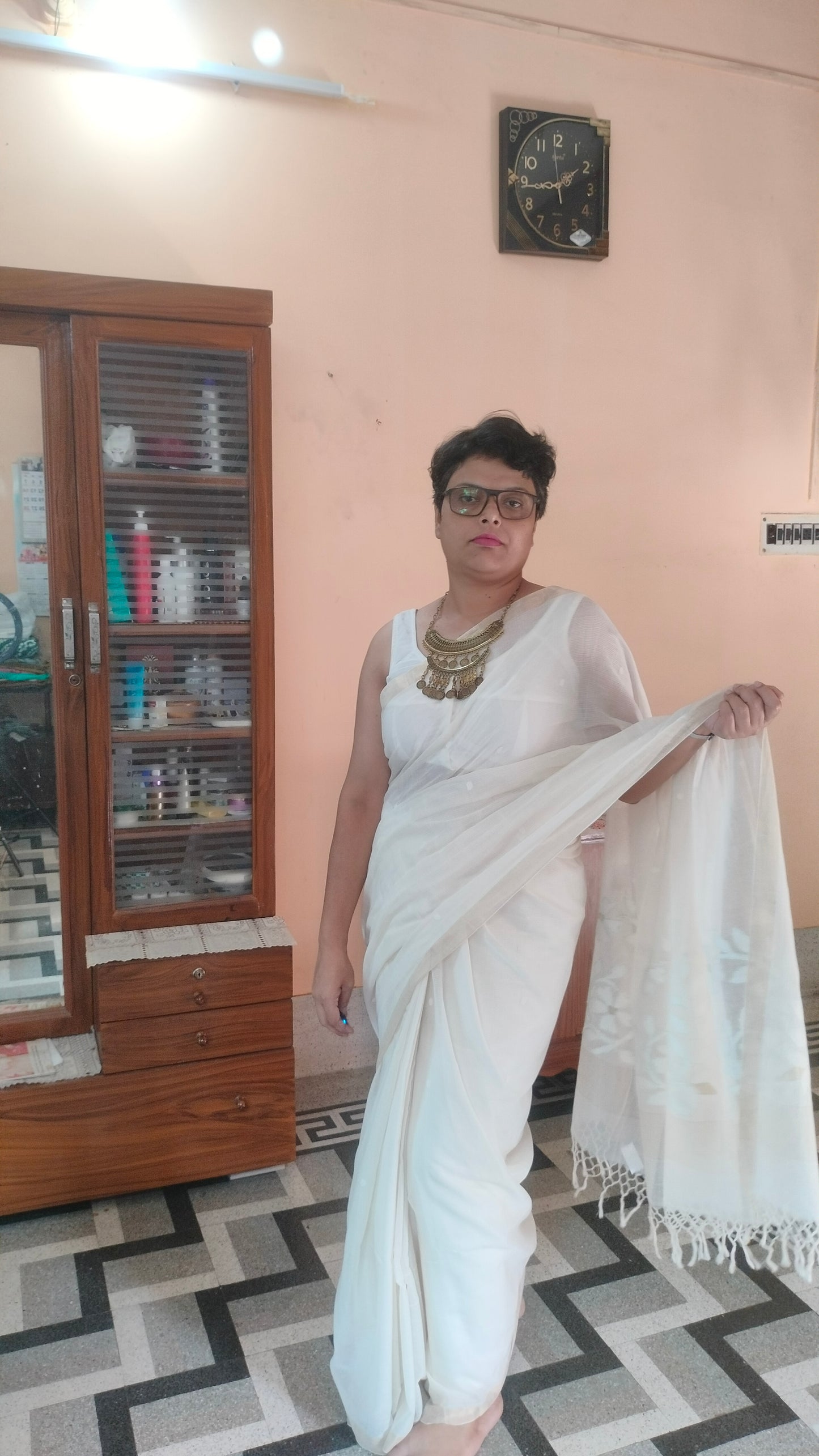 Shubhra Shahana - White Handwoven Mul Cotton Jamdani