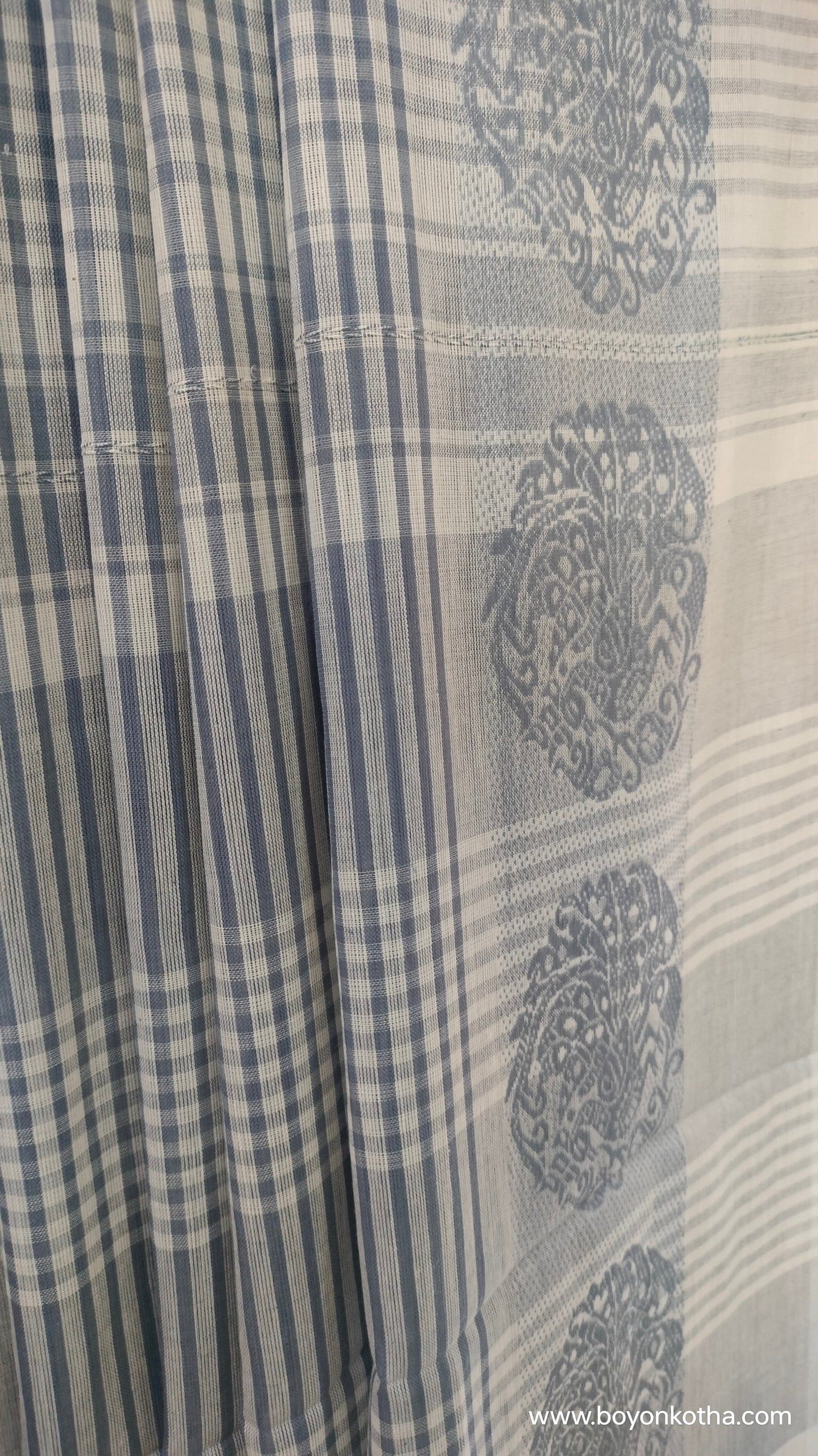 Mist of Moonlight - Off-white and Blue Dhonekhali Handloom Cotton Saree