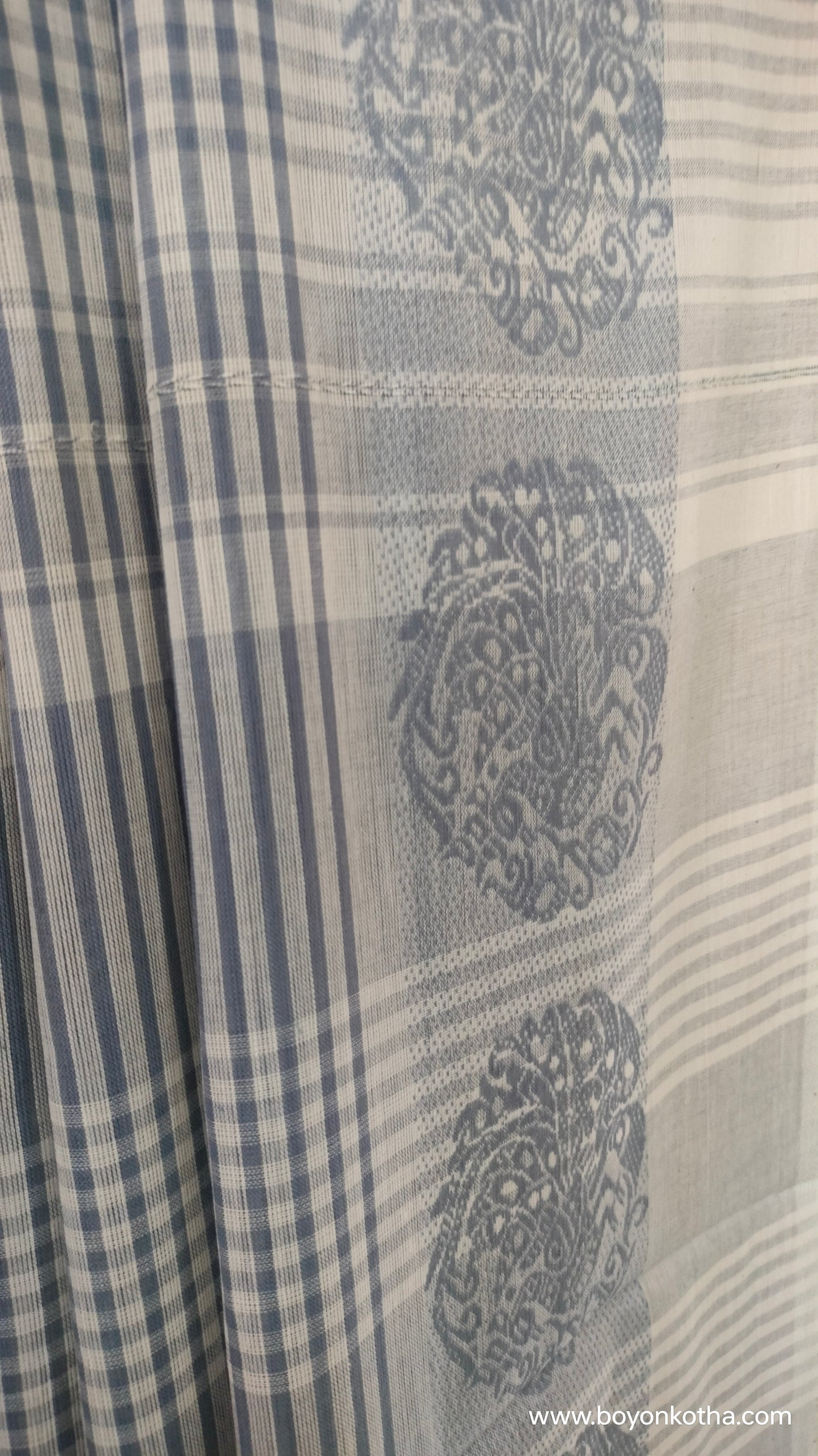 Mist of Moonlight - Off-white and Blue Dhonekhali Handloom Cotton Saree