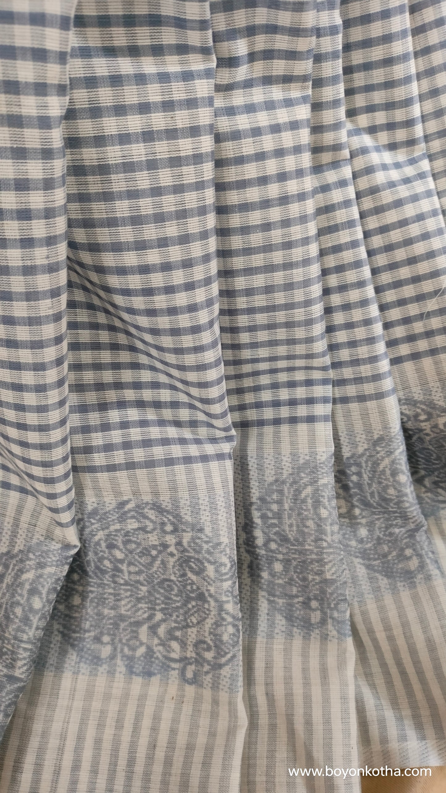 Mist of Moonlight - Off-white and Blue Dhonekhali Handloom Cotton Saree