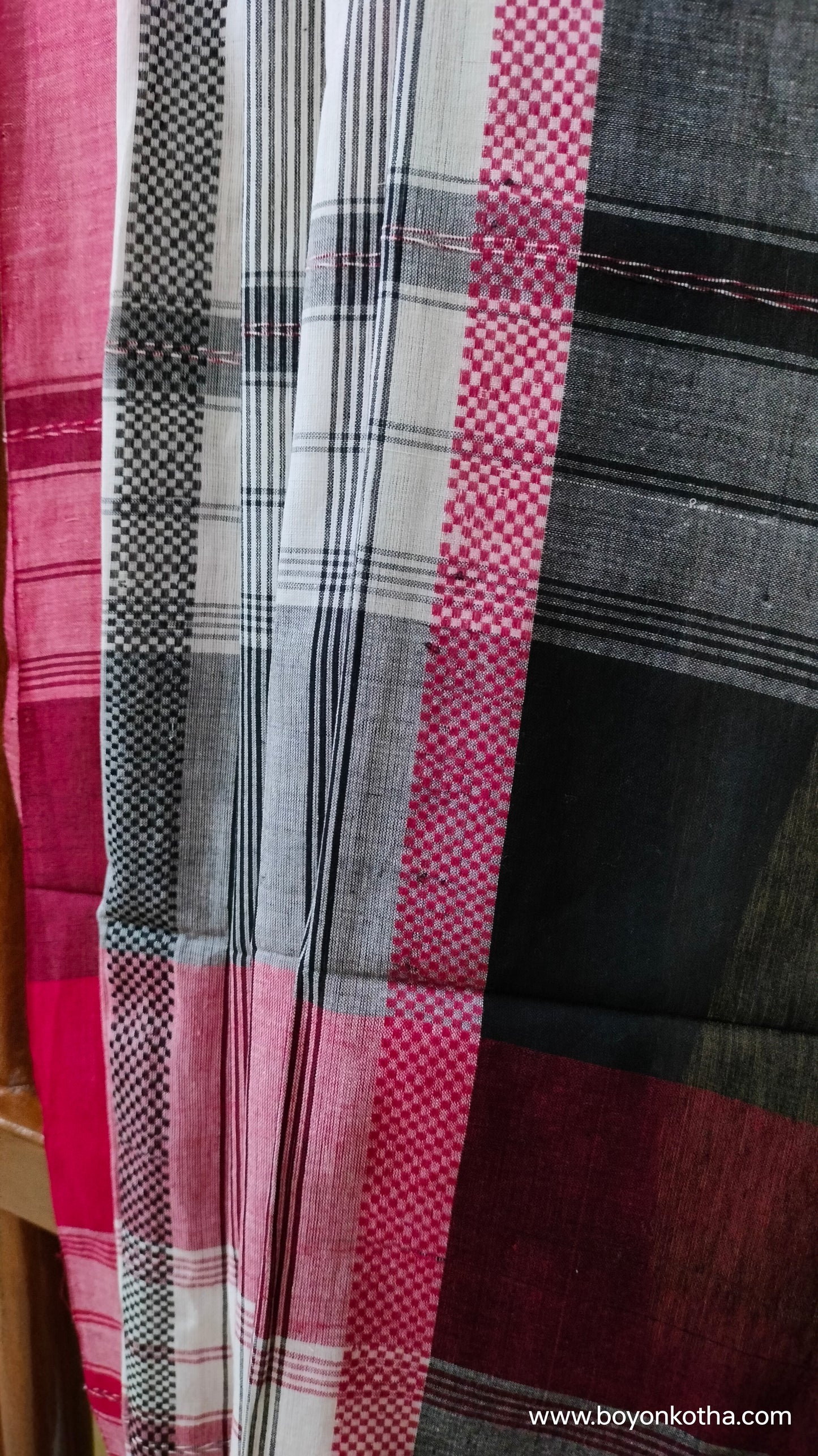 Eternal Contrast – White Dhonekhali Handloom Cotton Saree with Red and Black Woven Stripes