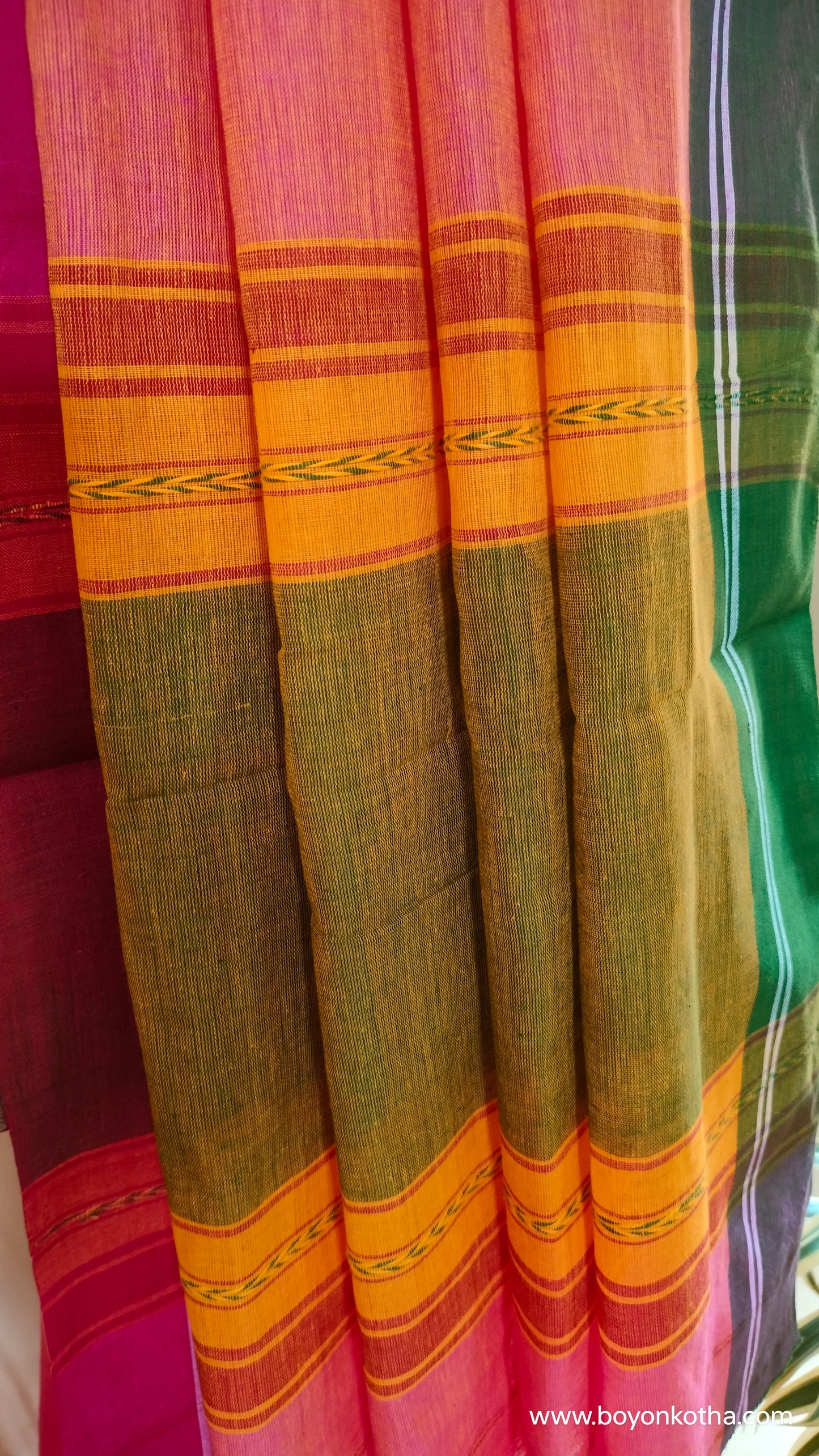 Sunset Whispers – Peach Dhonekhali Handloom Cotton Saree