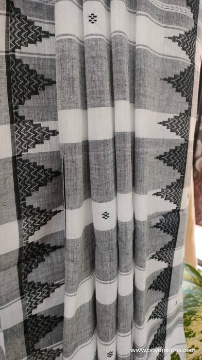 White Peaks - White and Black Dhonekhali Handloom Cotton Saree