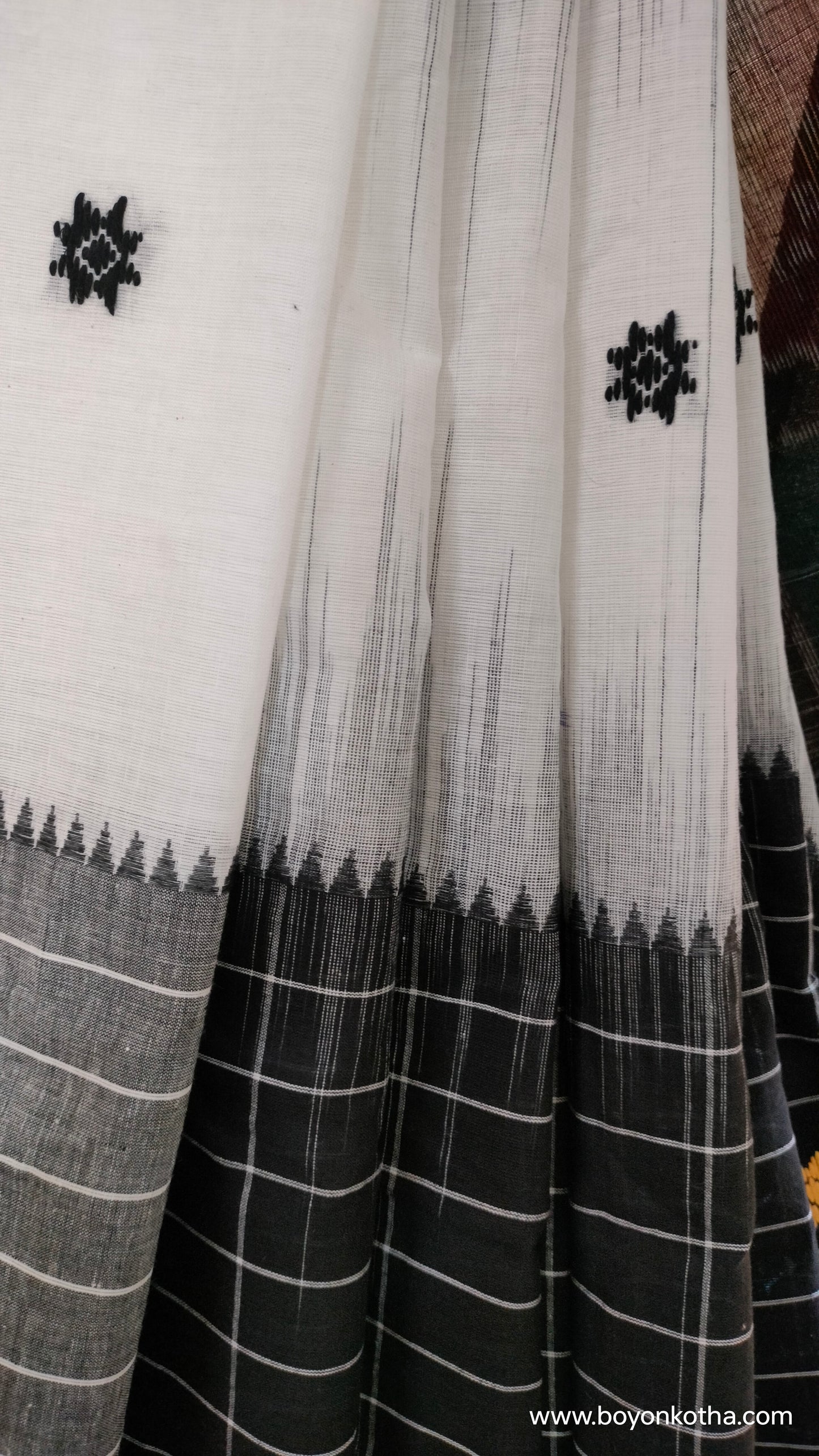 Mosaic Twilight - White and Black Dhonekhali Cotton Saree with Ikat Accents