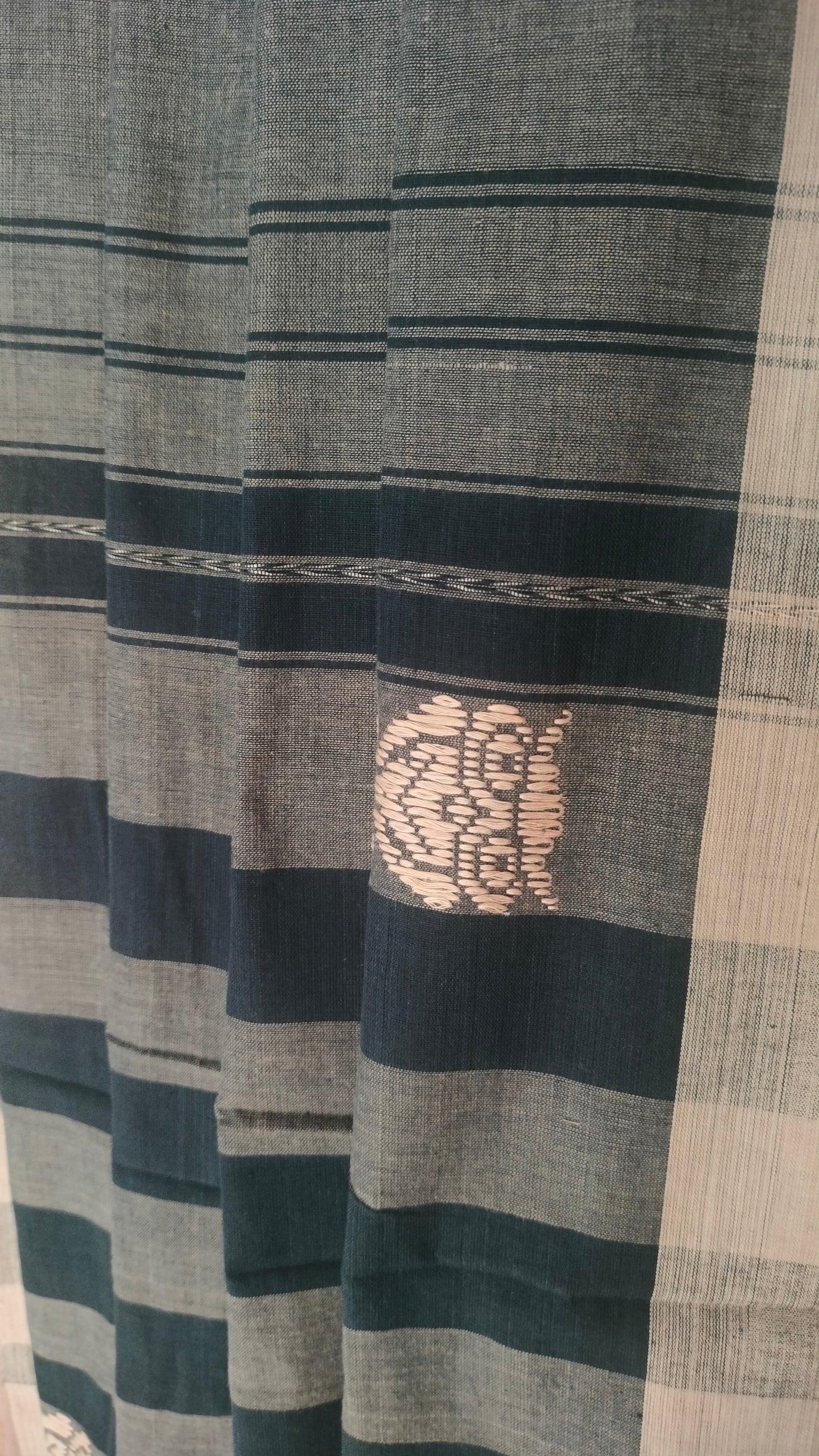 Dhushorbilashi - Grey Dhonekhali Handloom Cotton Saree