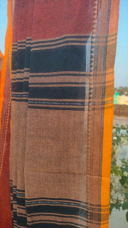 Ranga Mati – Rust Dhonekhali Handloom Cotton Saree