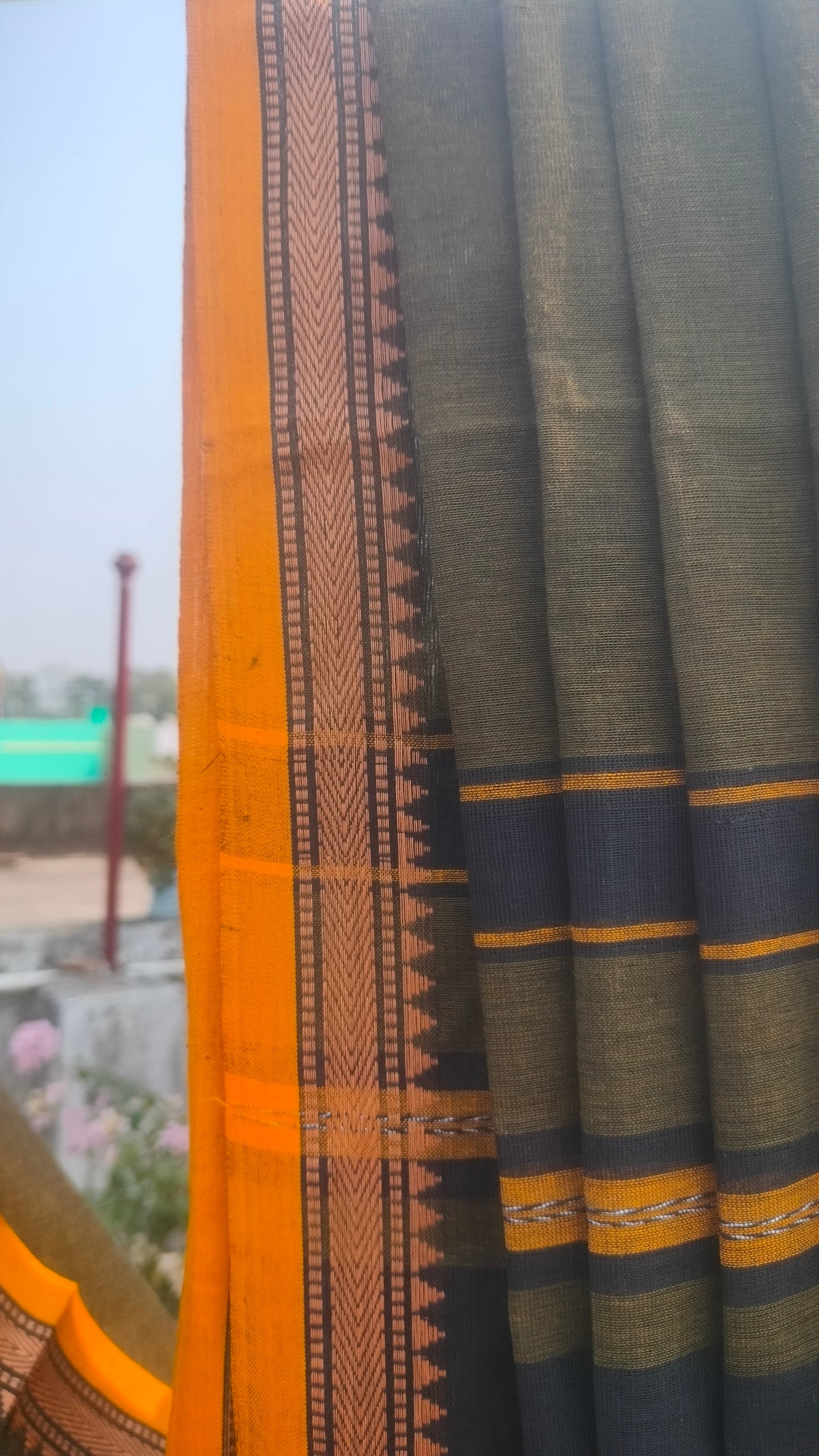 Shyamol Abha – Olive Green Dhonekhali Handloom Cotton Saree